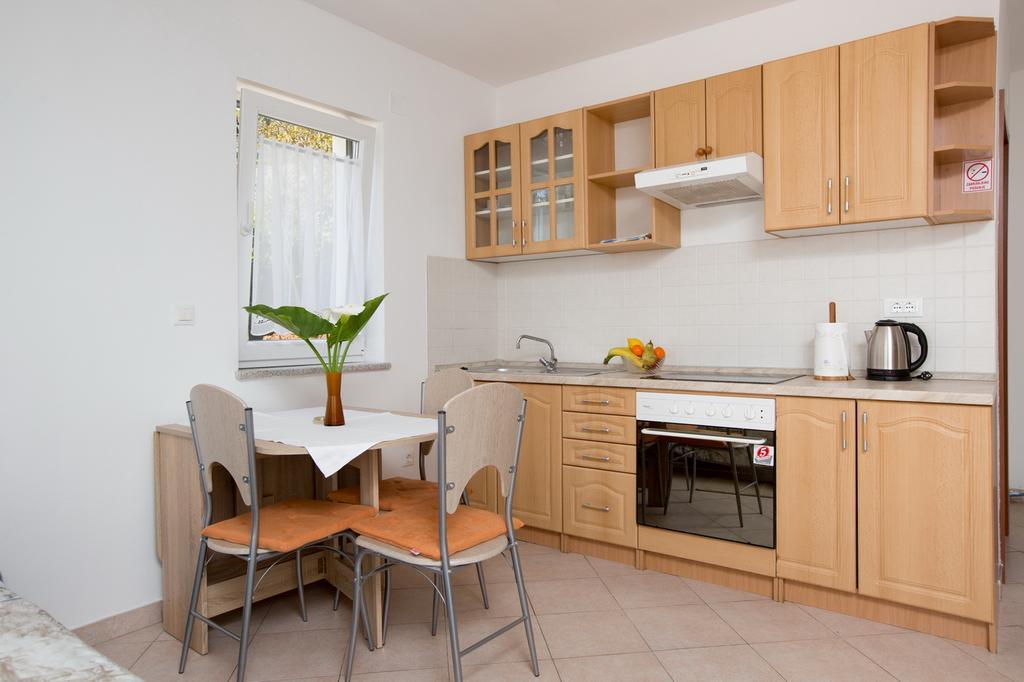 Apartmani Ve-Ro โอปาติยา ภายนอก รูปภาพ