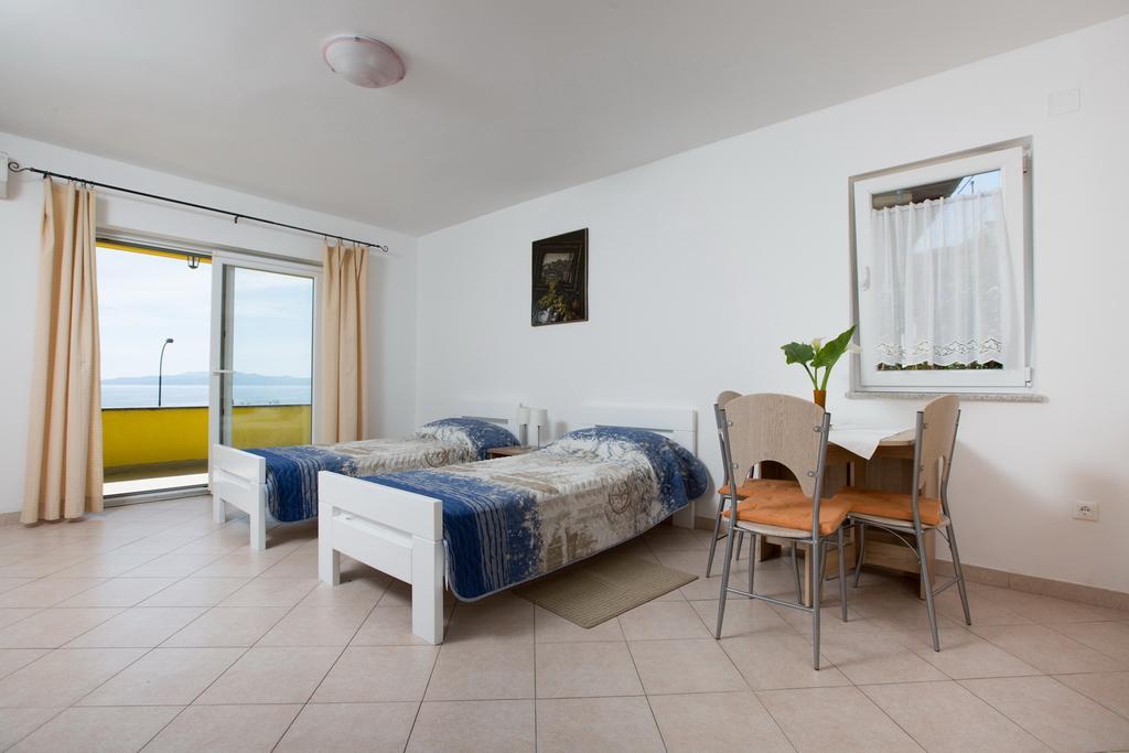 Apartmani Ve-Ro โอปาติยา ภายนอก รูปภาพ