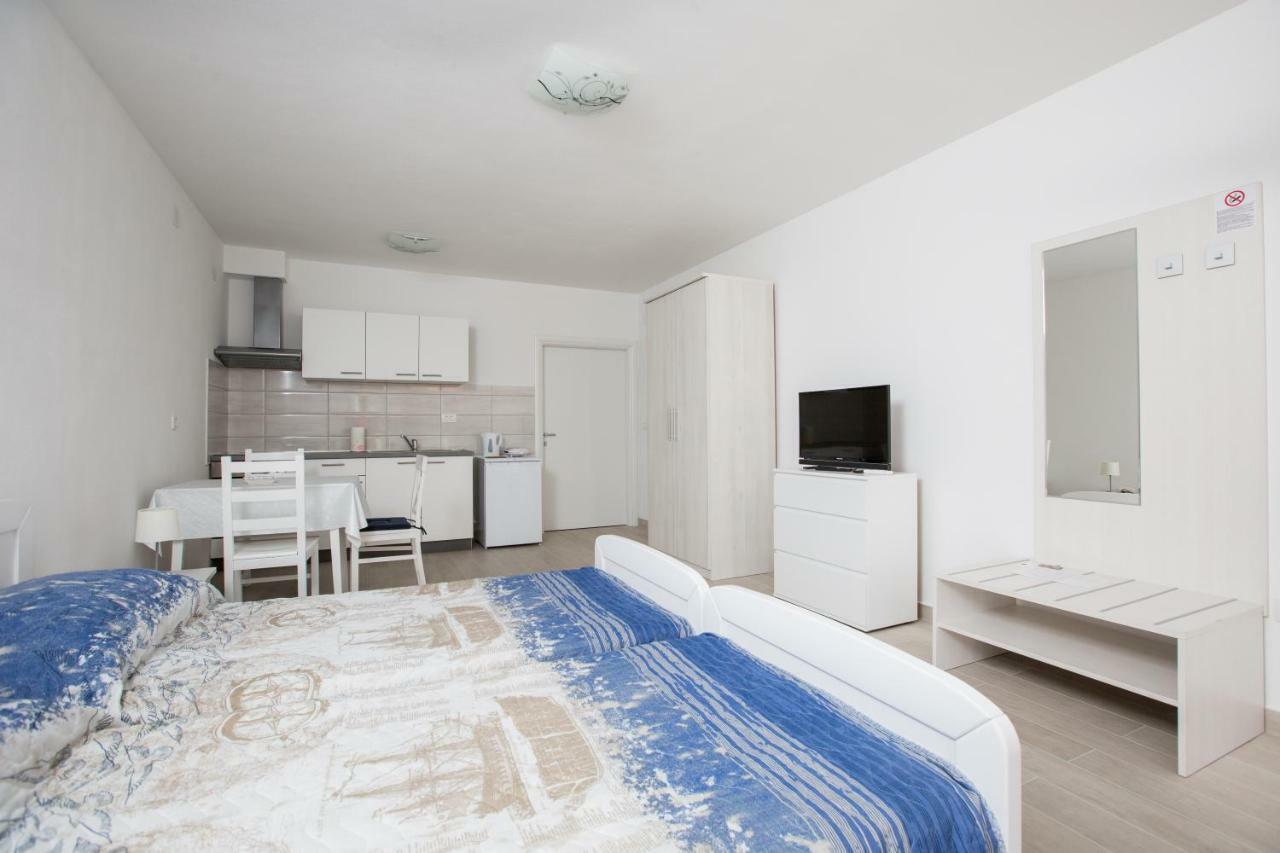 Apartmani Ve-Ro โอปาติยา ภายนอก รูปภาพ